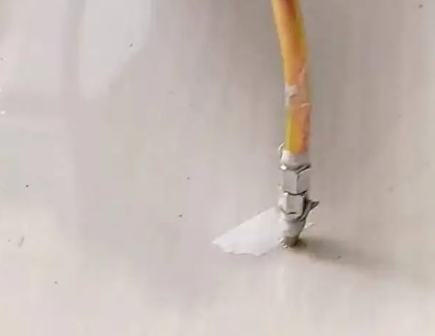 潘集瓷砖空鼓维修公司专业解答在瓷砖铺贴过程中，如果使用的砂料过粗（如全部使用了粗砂），可能会导致以下问题