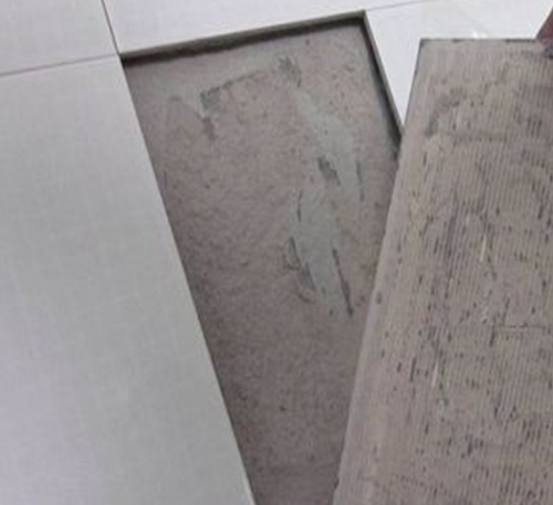 潘集瓷砖空鼓维修公司分享瓷砖铺贴时如果打浆（即涂抹在瓷砖背面和基层上的砂浆或瓷砖胶）过少，会带来以下问题